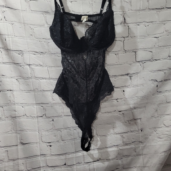 Victoria's Secret Teddy Lingerie 36c black lace - Picture 3 of 7